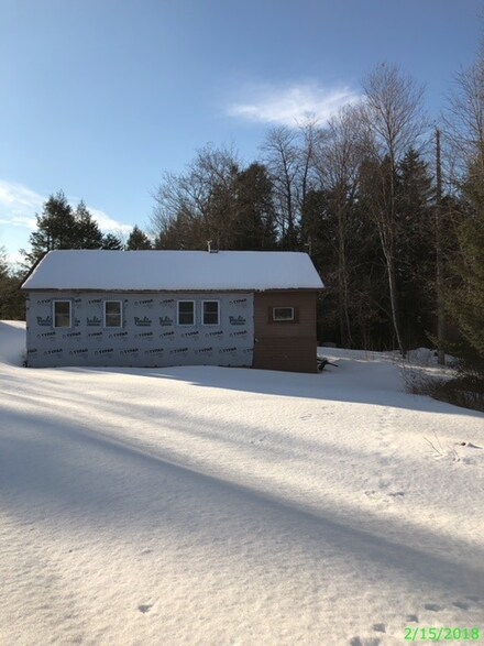 75 Barnes Rd, Hyde Park, VT 05655