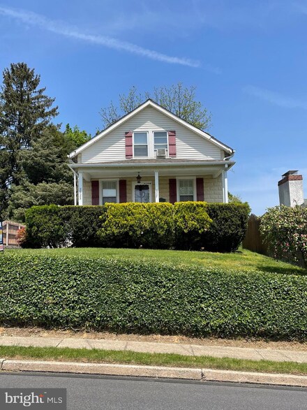 2523 Franklin Ave, Broomall, PA 19008