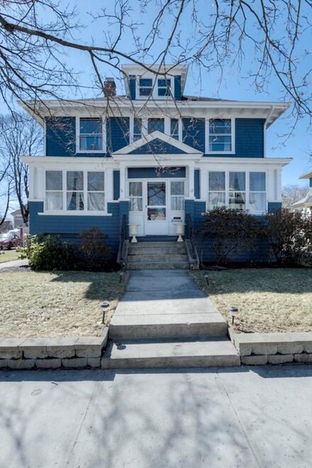 17 Franconia St, Worcester, MA 01602