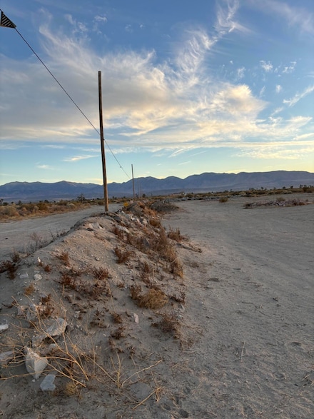000 E Avenue R-2, Sun Village, CA 93543