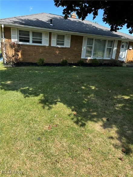 575 Creed St, Struthers, OH 44471