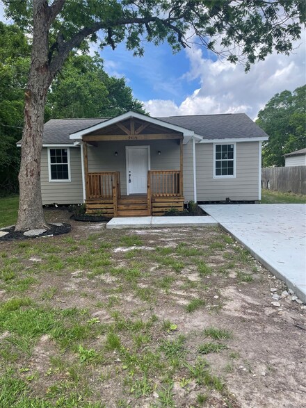 9415 Willow St, Houston, TX 77088