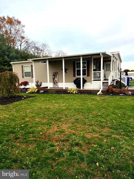 63 Maizefield Dr, Shippensburg, PA 17257