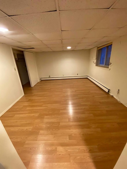 8 Oak St, Valley Stream, NY 11581