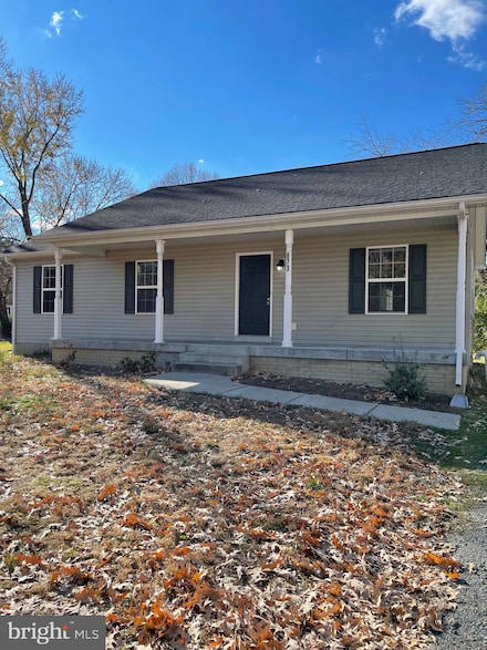 873 Mattox Ave, Colonial Beach, VA 22443
