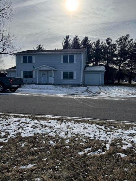 407 Ben Dr, Schererville, IN 46375