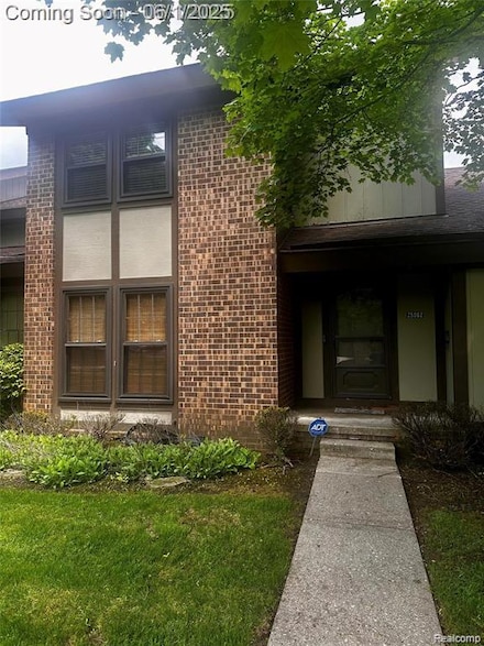 25062 Oakbrooke Dr Unit 121, Southfield, MI 48033