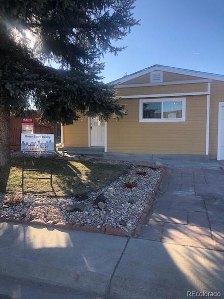 1207 Macdonald Ct, Dacono, CO 80514