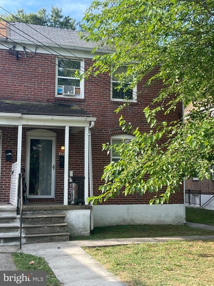 605 Delaware Ave, Essex, MD 21221