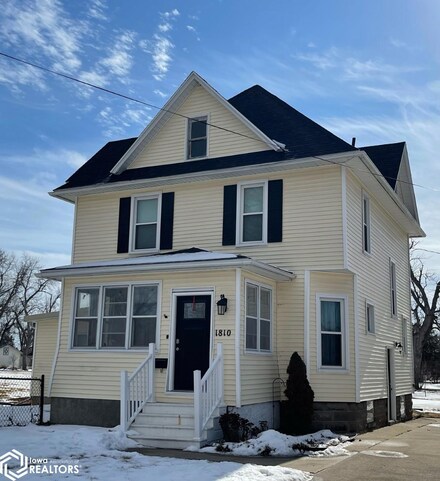 1810 9th Ave, Grinnell, IA 50112