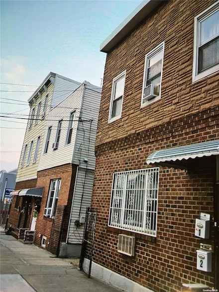 37-43 58th St, Woodside, NY 11377