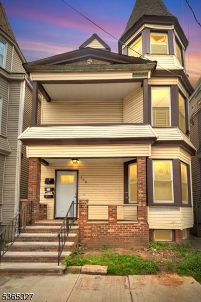 160 S 11th St, Newark, NJ 07107