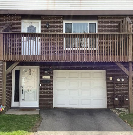 916 Camelot Dr Unit 916, Pittsburgh, PA 15237