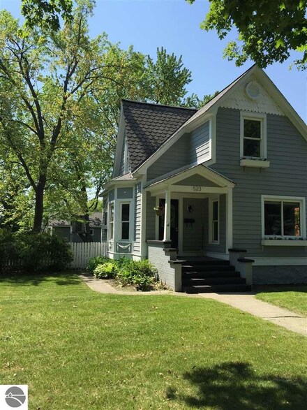 523 W Eleventh St, Traverse City, MI 49684