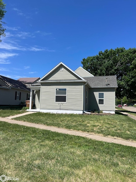 110 N 1st St, Breda, IA 51436