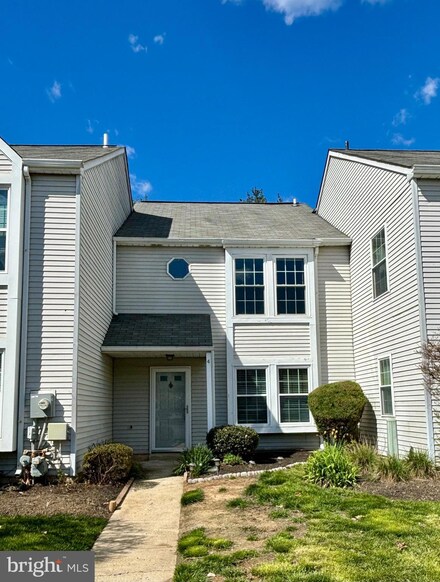 4 Maple Dr, Conshohocken, PA 19428