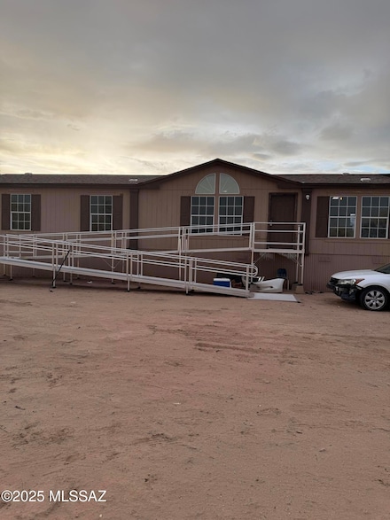 8400 Howling Coyote Trail, Tucson, AZ 85735