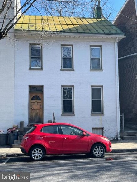 242 S Potomac St, Hagerstown, MD 21740