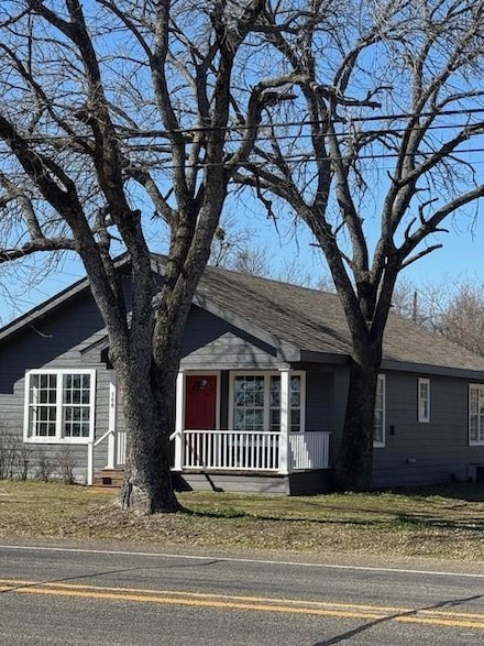 108 W Forgey St, Blooming Grove, TX 76626