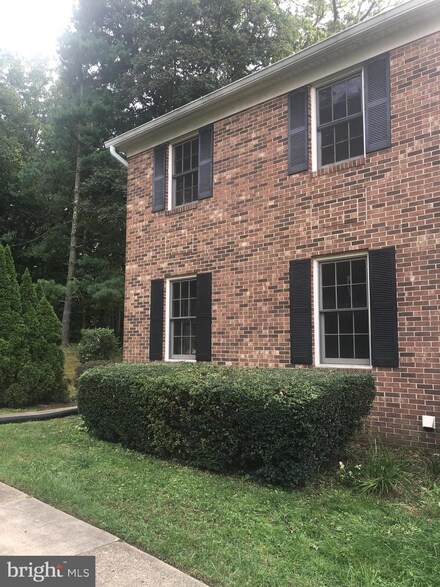 7340 Rolling Oak Ln, Springfield, VA 22153