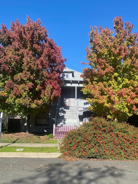 2673 Portola Way, Sacramento, CA 95818