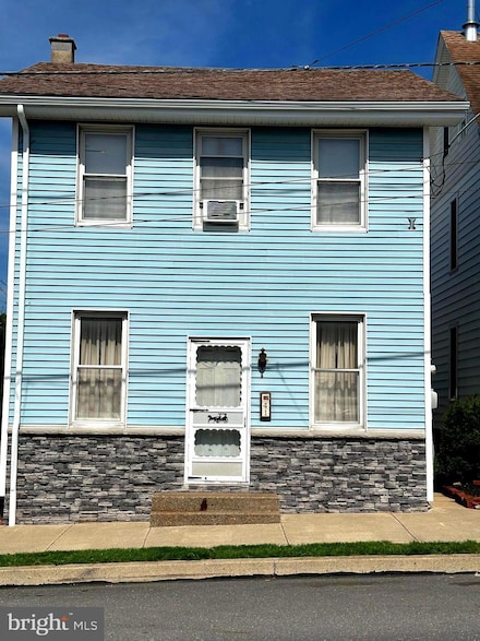 41 N Market St, Elizabethville, PA 17023