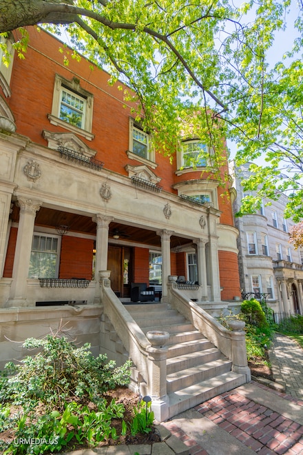 4536 N Sheridan Rd Unit 104, Chicago, IL 60640