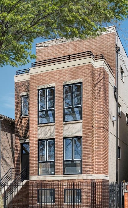 2900 W Palmer St Unit 2, Chicago, IL 60647