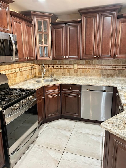 8 Waverly St Unit 2, Jersey City, NJ 07306