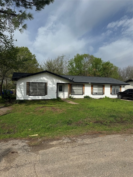 1020 SE 10th St, Cooper, TX 75432
