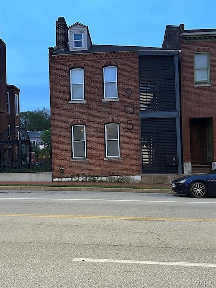 905 Park Ave, Saint Louis, MO 63104