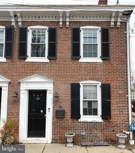 38 Swan St, Lambertville, NJ 08530