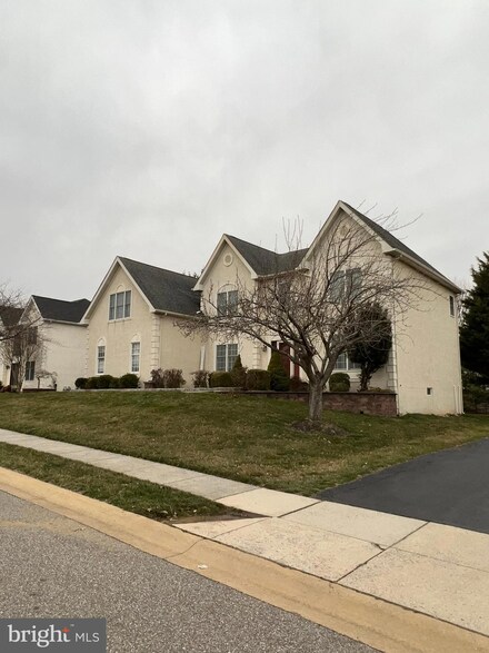 5 Harvest Ln, Hockessin, DE 19707