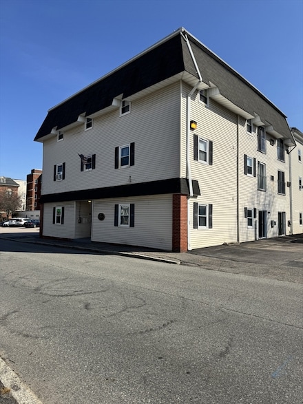 16 Richards Ave Unit 106, North Attleboro, MA 02760