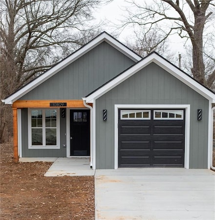 10809 E 58 St, Raytown, MO 64133