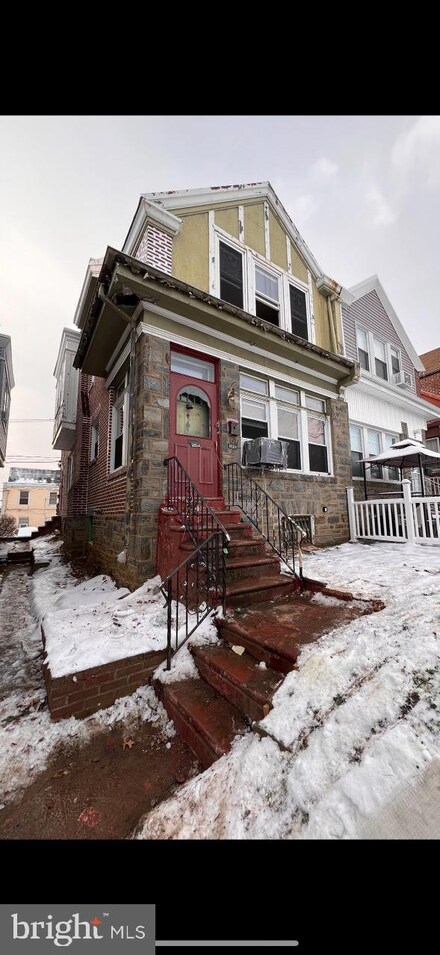 126 High St, Sharon Hill, PA 19079