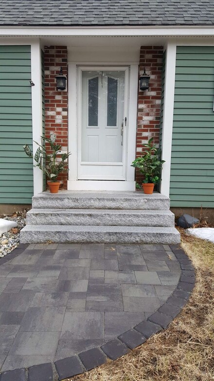 16 Laurel Dr, Bow, NH 03304