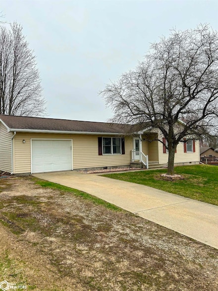 905 Middle St, Brooklyn, IA 52211