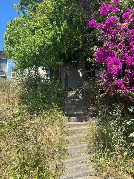 2353 Arthur St, Los Angeles, CA 90065