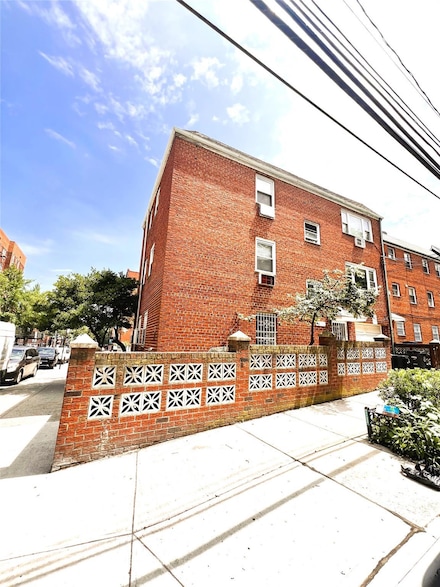 40-03 56th St, Flushing, NY 11377