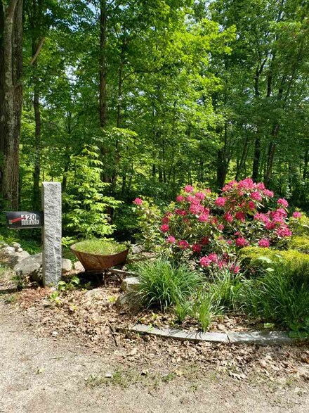 420 Sanborn Hill Rd, Epsom, NH 03234