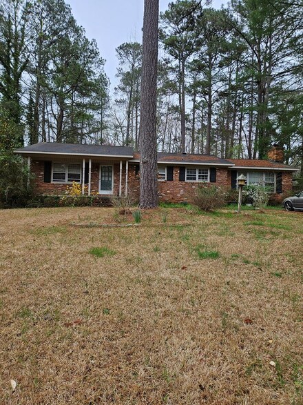 409 Sunset Dr, Abbeville, SC 29620