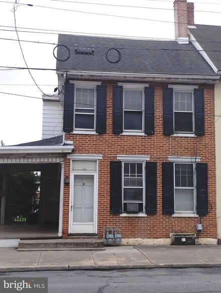 250 E Queen St, Chambersburg, PA 17201