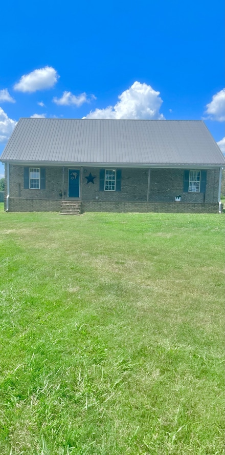 2075 Akersville Rd, Lafayette, TN 37083