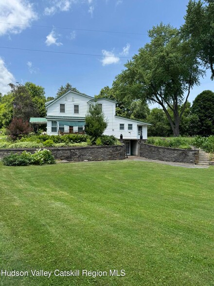 195 Vedder Rd, Catskill, NY 12414