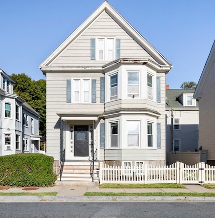 126 Park St, New Bedford, MA 02740