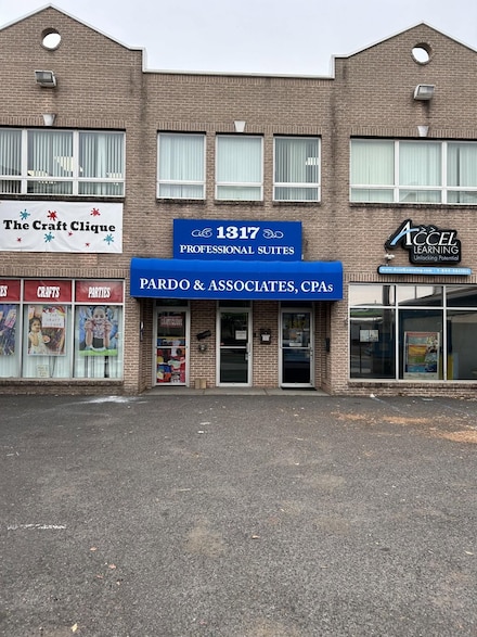 1317 Paterson Plank Rd, Secaucus, NJ 07094
