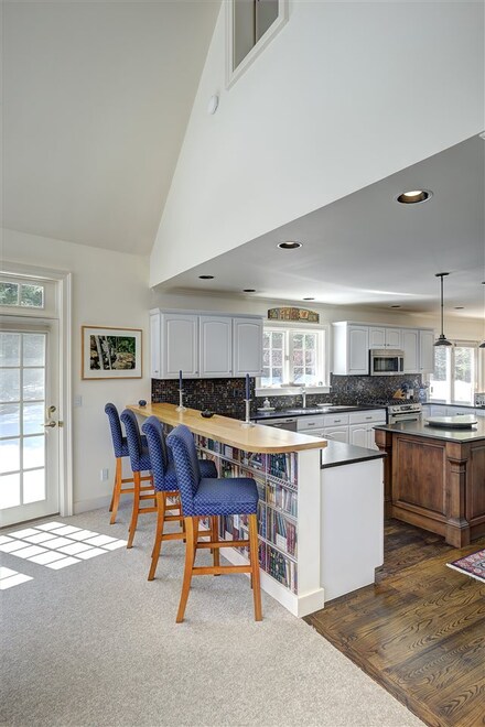 404 Hidden Ridge Rd, South Royalton, VT 05068