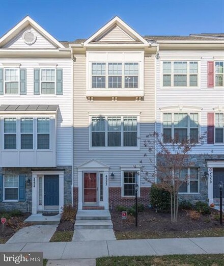 4332 Potomac Highlands Cir, Triangle, VA 22172