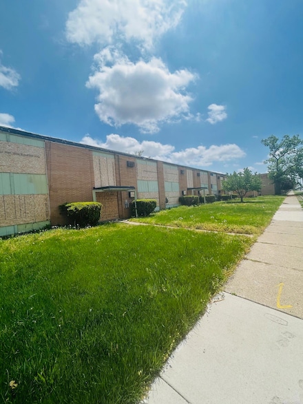 16660 Greenfield Rd, Detroit, MI 48235
